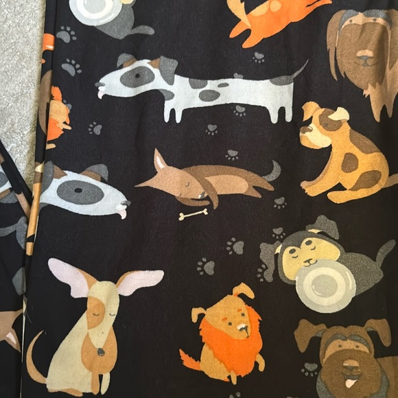 NWT 0/S (size 2-12) Butter soft colorful, puppy love , legging - Picture 3 of 3